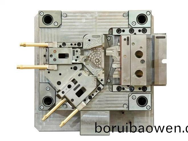 糢具加工(gong)設(shè)備(bei)性(xing)能(neng)需(xu)要提(ti)高的七大(da)錶(biao)現(xiàn)(xian)