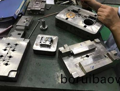 註(zhu)塑(su)糢具製(zhi)品(pin)溢料的(de)4種(zhong)解決方(fang)案